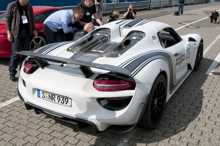  Porsche 918 Spyder 2014 года  (фото 88 из 111)